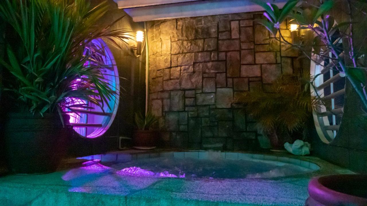 Fields Palace Hotel Angeles Exterior photo