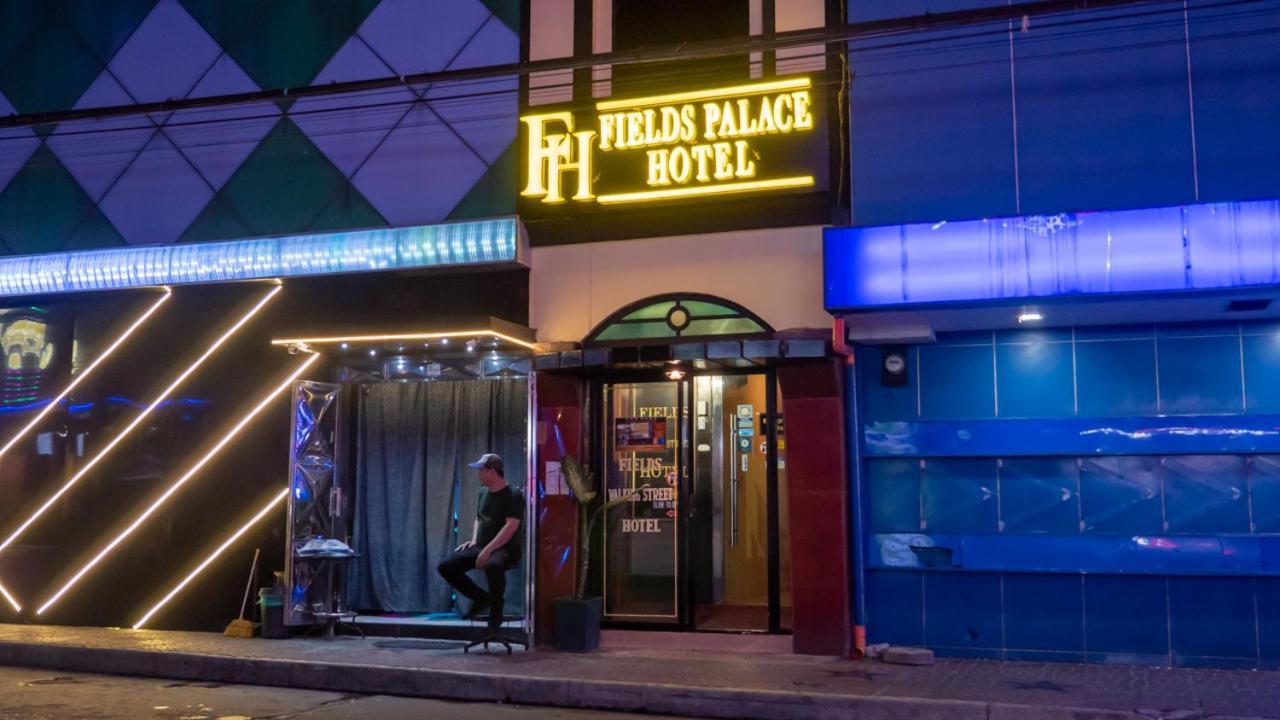 Fields Palace Hotel Angeles Exterior photo